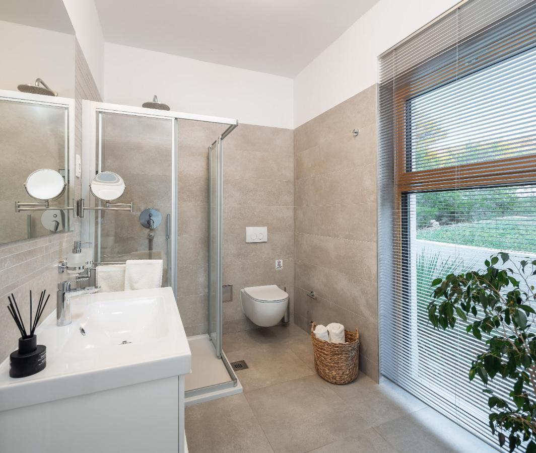 Holiday Home D&D Residence Rogoznica  Luaran gambar