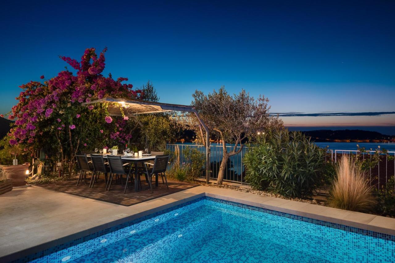 Holiday Home D&D Residence Rogoznica  Luaran gambar